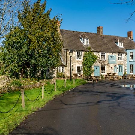 The Horse And Groom Inn マルムズベリー エクステリア 写真