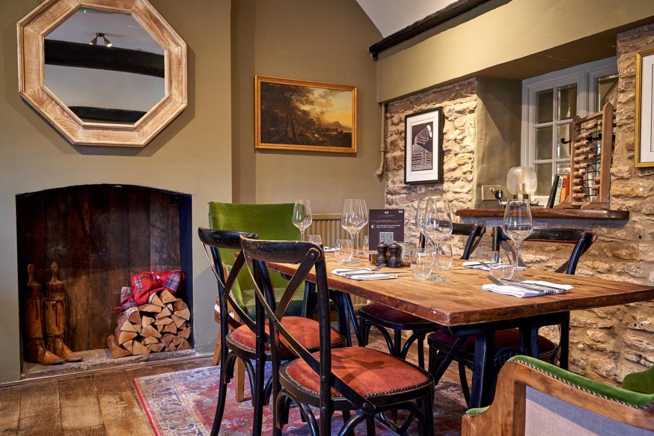The Horse And Groom Inn マルムズベリー エクステリア 写真